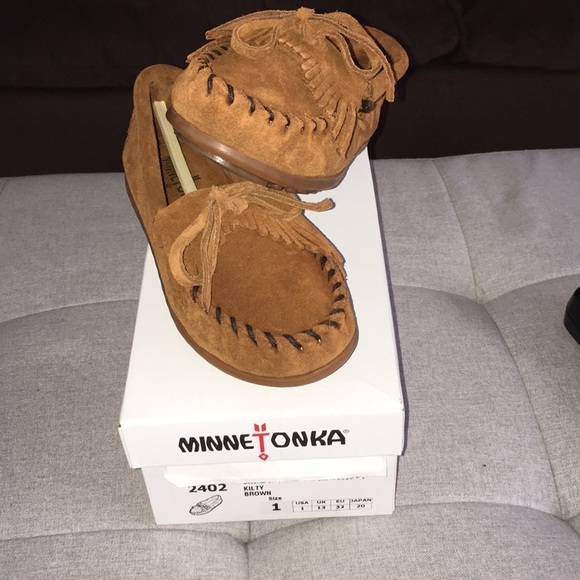 NWT youth Minnetonka Mocs - Picture 2 of 4